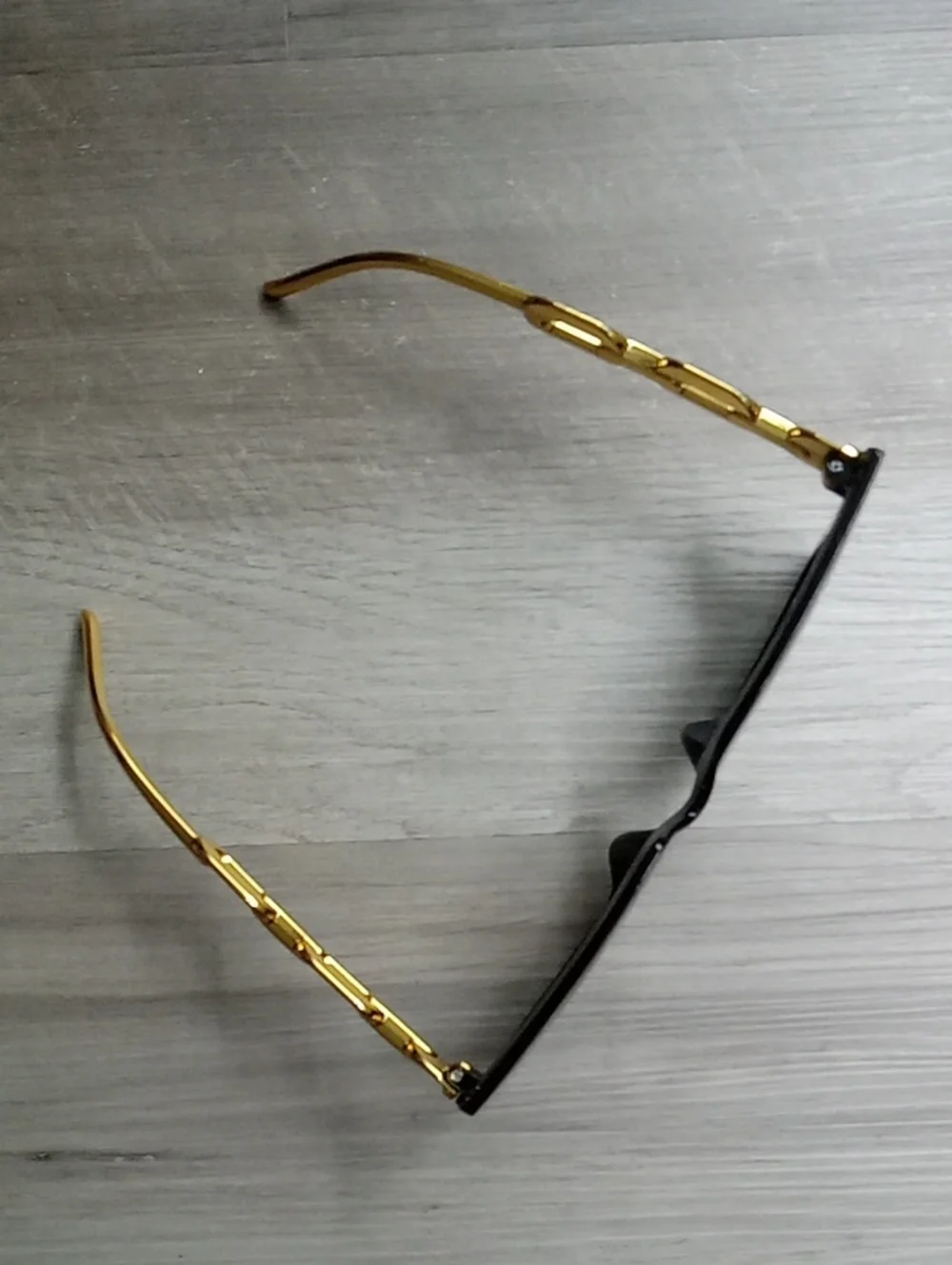 BRAND NEW NWT Black & Gold Tone Accent Large Frame Sunglasses
